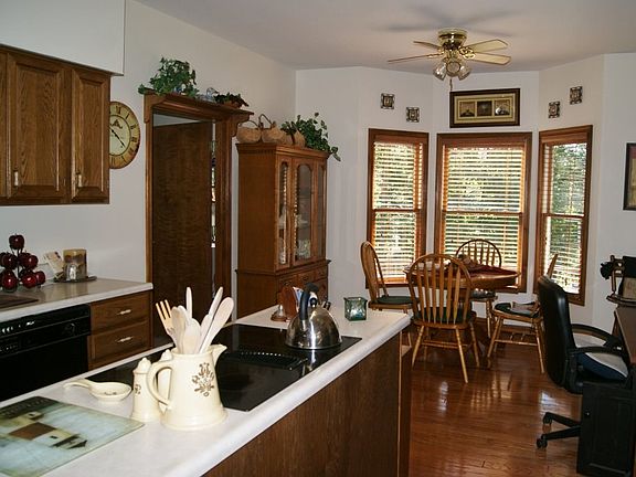 4th image of 305 Riverwood Blvd