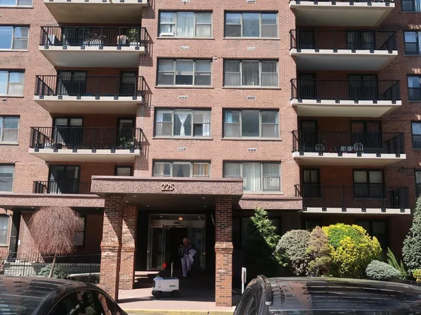 225 Saint Pauls Avenue image 1 of 3