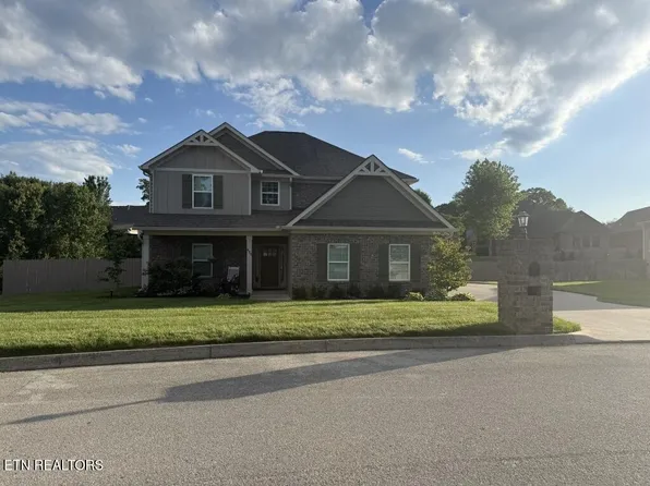 811 Yosemite Dr, Lenoir City, TN 37771