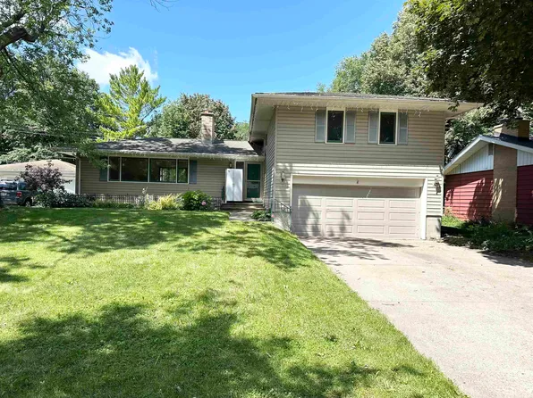 1703 Doemel St, Oshkosh, WI 54901