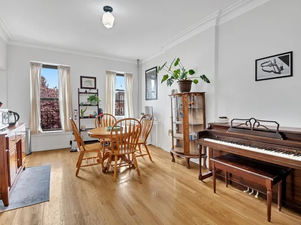 18 3rd Place image 1 of 7