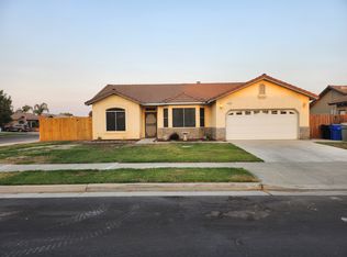 1216 E Cinnamon Dr, Lemoore, CA 93245