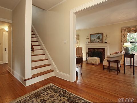 2nd image of 6 Ash St