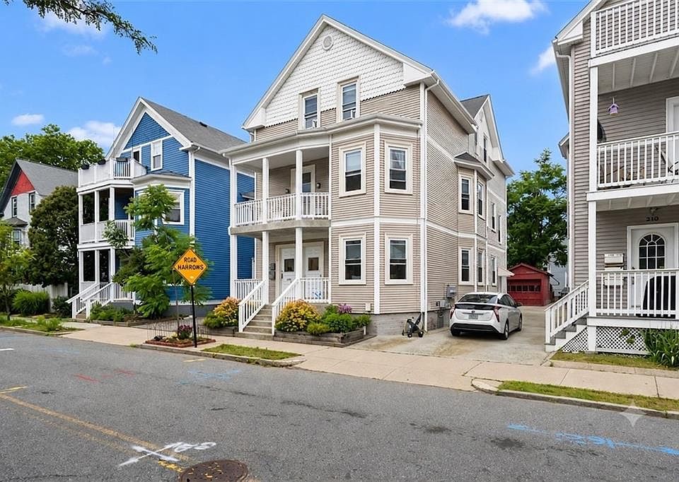 1st image of 206 Rochambeau Ave #1