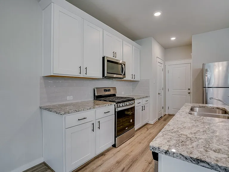 505 Pearly Eye Dr #B — Photo 4