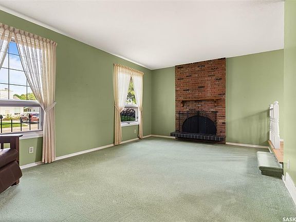 3rd image of 16 Bauermeister St