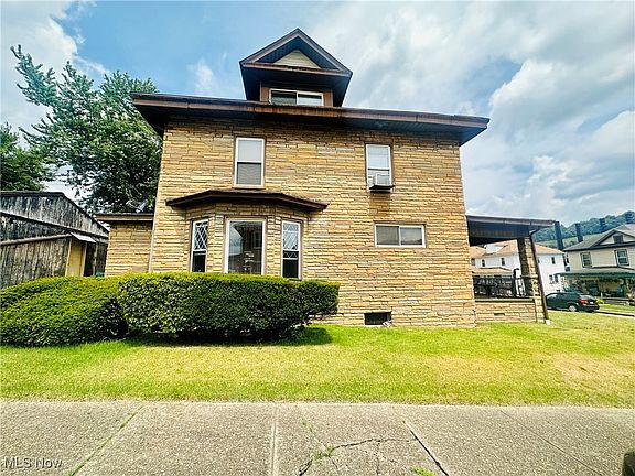 3rd image of 3059 West St