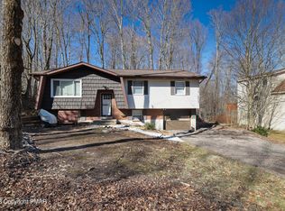112 Paxinos Dr, Pocono Lake, PA
