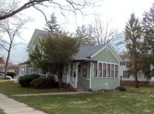 103 Madison St, Algonquin, IL 60102