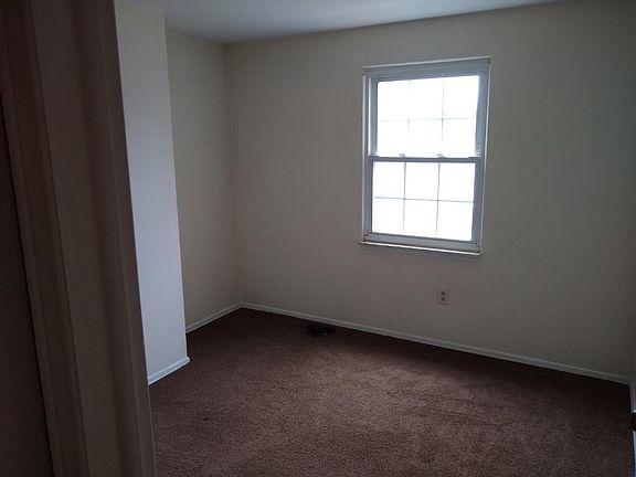 3rd image of 41771 Onaway Dr