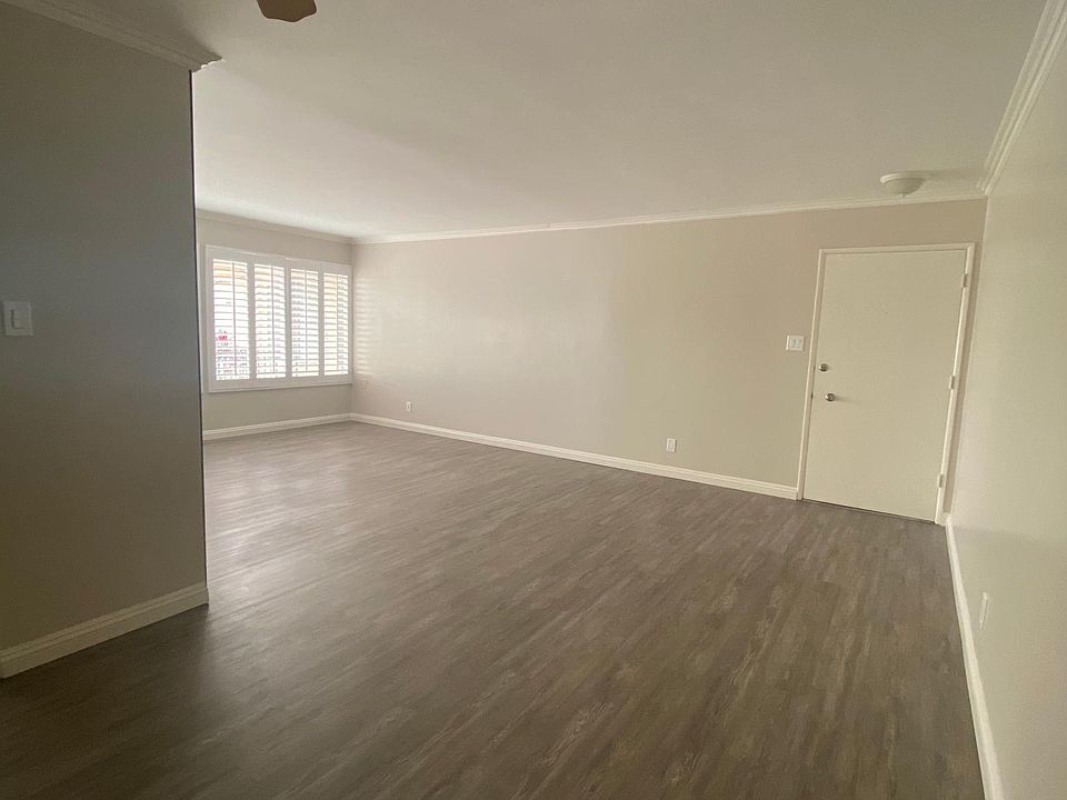 1st image of 442 S Rexford Dr APT 304