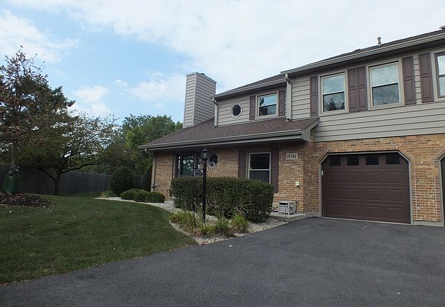 1st image of 15742 Chesterfield Ln