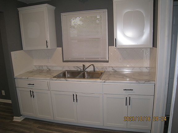 4th image of 4212 Lesley Ave