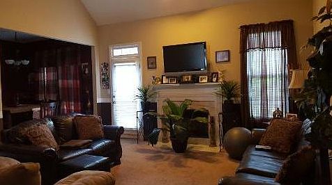 2nd image of 5650 Farmin Ct
