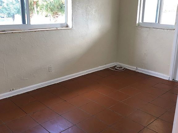 3rd image of 800 NW 11th Ave #8