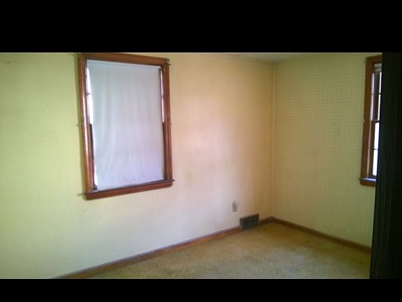 5th image of 109 Kensington Ave