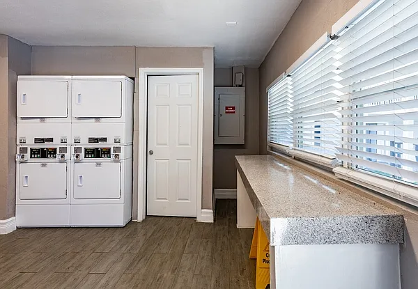 Wymore 360 Apartments — Photo 33