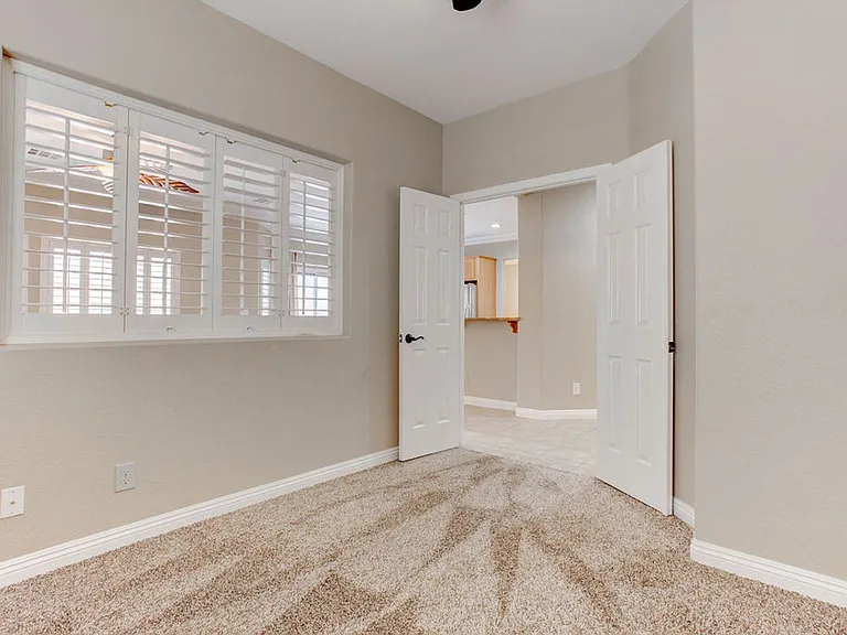 809 Royal Birch Ln — Photo 24
