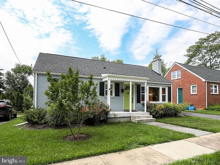 123 Bellview Ave — Photo 1