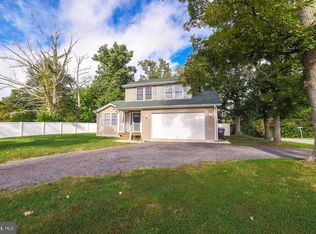 413 Clubhouse Dr, Lusby, MD 20657