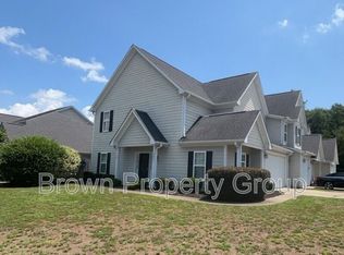 3071 Candlelight Dr, Fayetteville, NC 28311