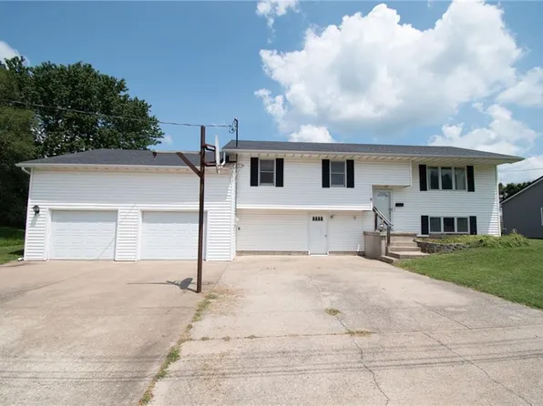 6 W 15th St, Carrollton, MO 64633