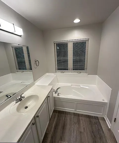 843 Fairview Village Ct — Photo 9