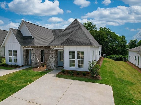2nd image of 3242 Bradley Ln