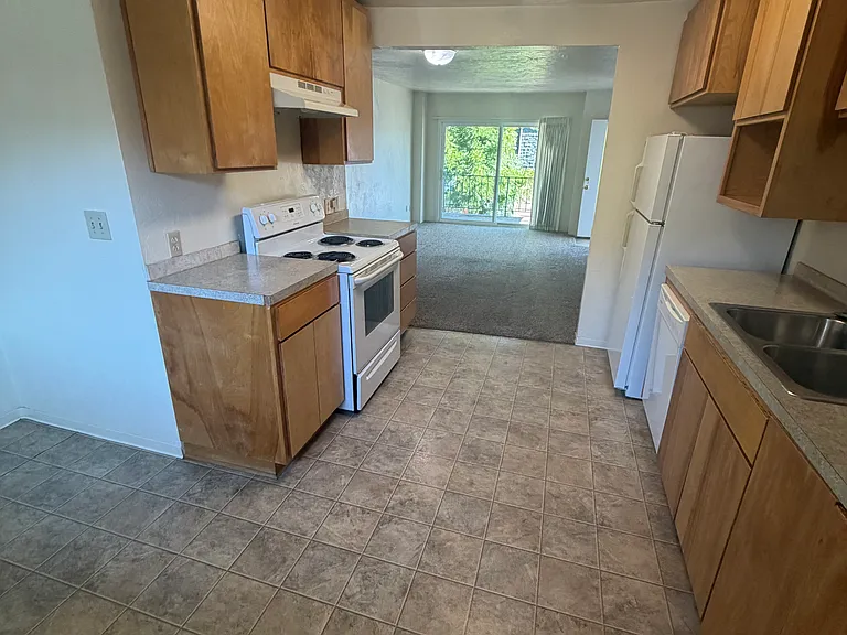 1455 High St #7 — Photo 4