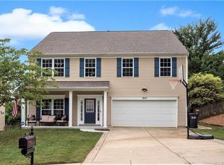 3847 Cameron Creek Dr, Matthews, NC 28105