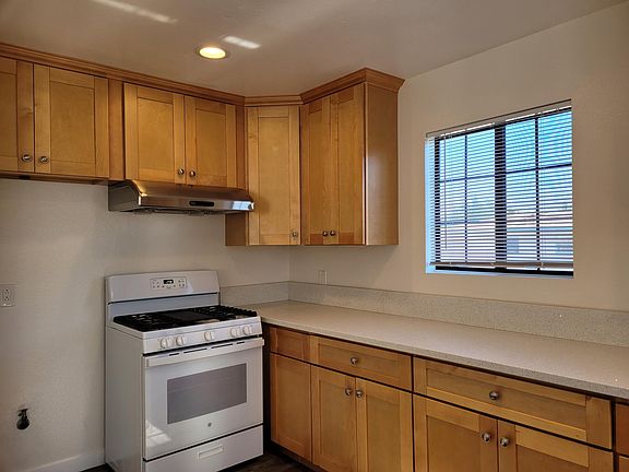 4th image of 624 S Sierra Vista Ave #B