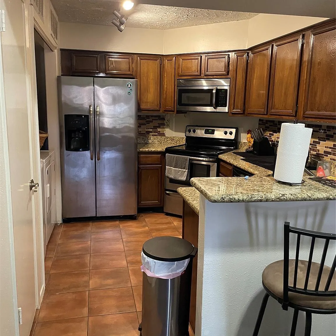 2 bed, 946 sqft, $1,500 — Photo 3