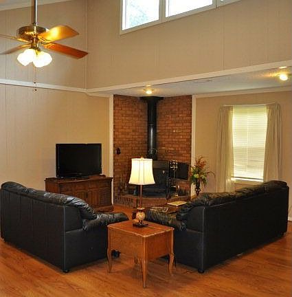 3rd image of 119 Deerwood Cir