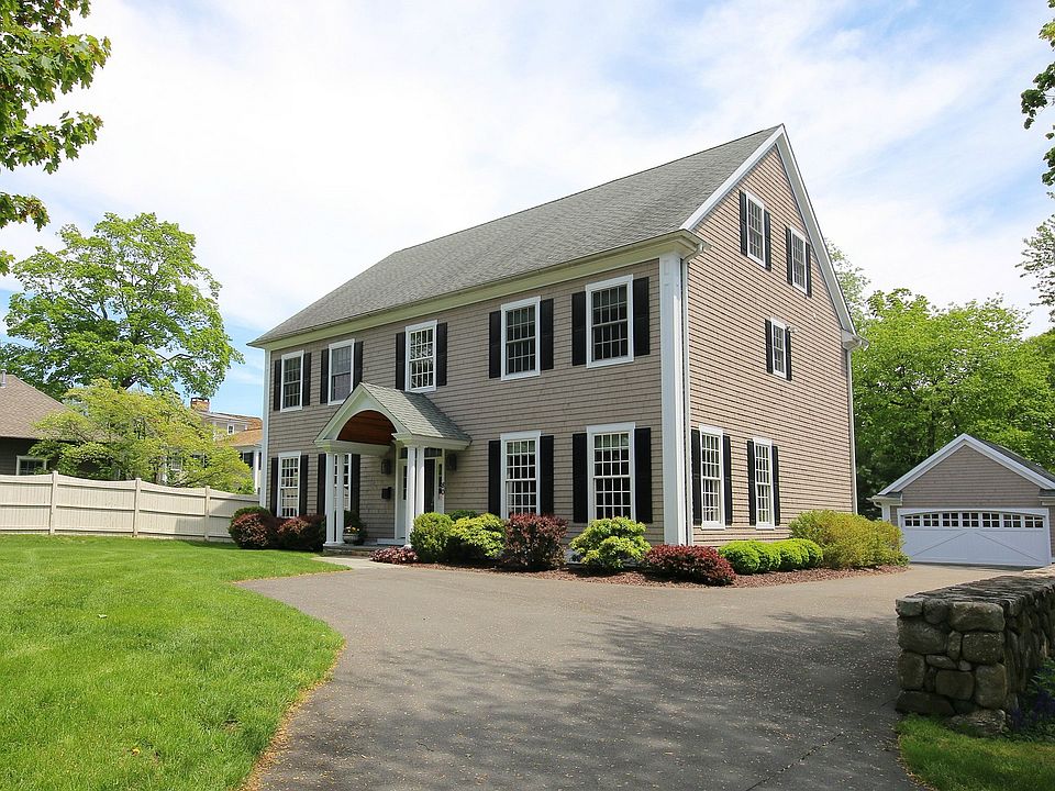 Fairfield Center Colonial