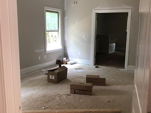 4th image of 309 Augusta Rd
