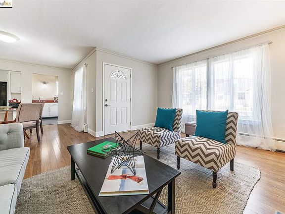 2nd image of 1001 Elm Ct