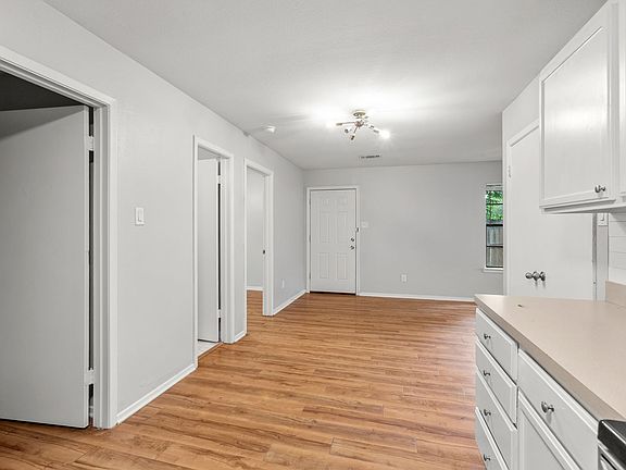 5th image of 1208 Hillyer St