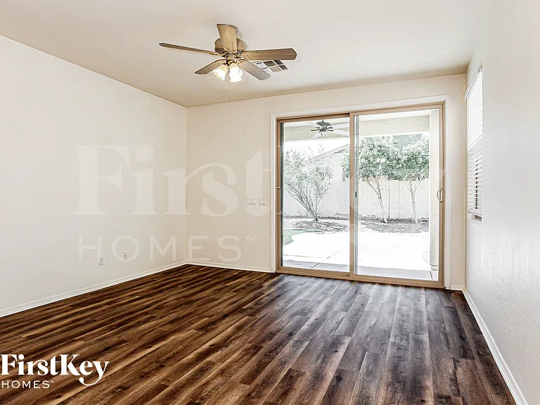 2715 E Carson Rd — Photo 7