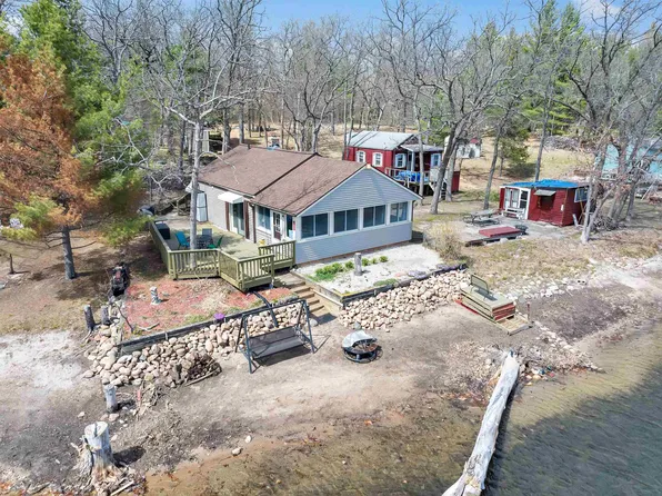 N6340 8th Dr, Plainfield, WI 54966