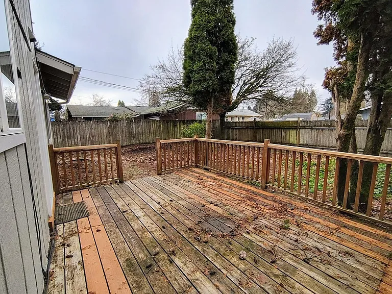 Nice Two Bedroom Duplex In Bethel Area — Photo 24
