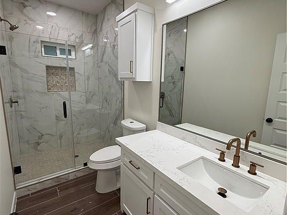 5th image of 1301 Woodlands Trl
