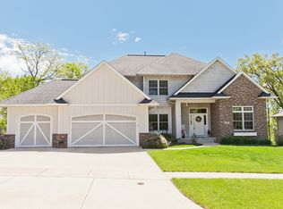 3024 Old Orchard Rd NE, Cedar Rapids, IA 52402