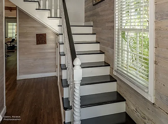 1110 Elgin Ln — Photo 10