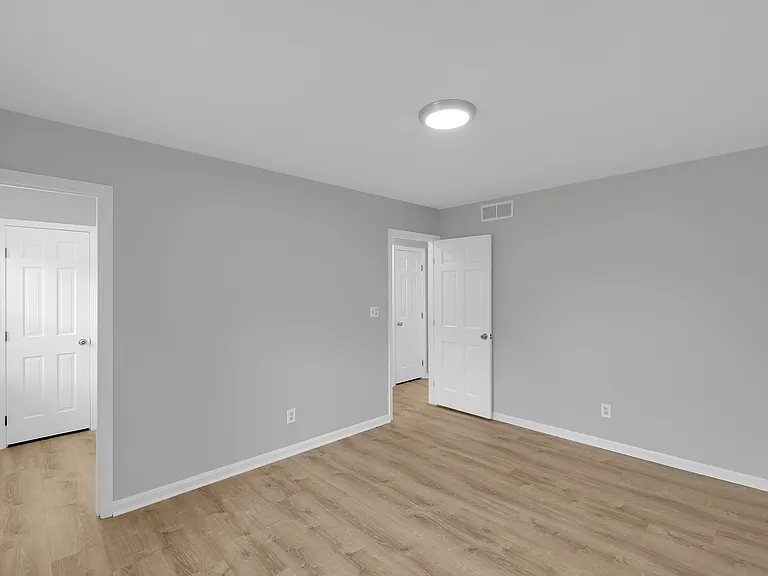 8605 Amerivan Dr — Photo 28