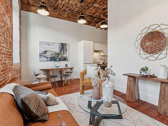 2nd image of 1801 N Howard St #207