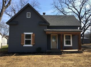 207 S Harrison St, Pilot Point, TX 76258