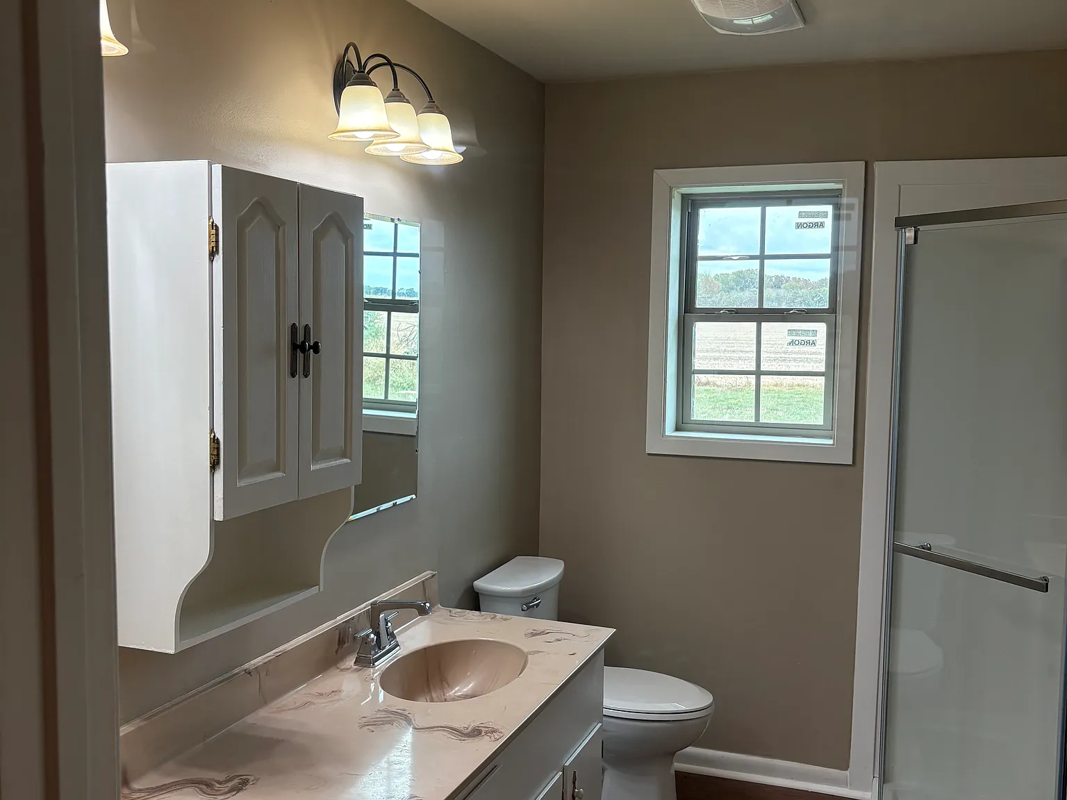 3 bed, $1,400 — Photo 4