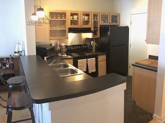 5th image of 800 Peachtree St APT 1405