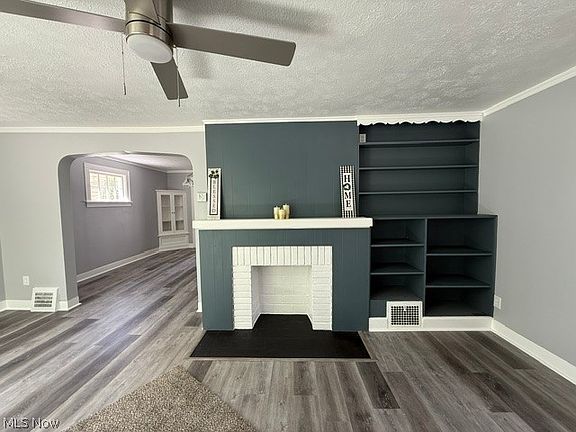 2nd image of 17901 Delavan Ave