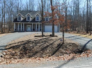 106 Pebble Rock Rd, Lackawaxen, PA 18435